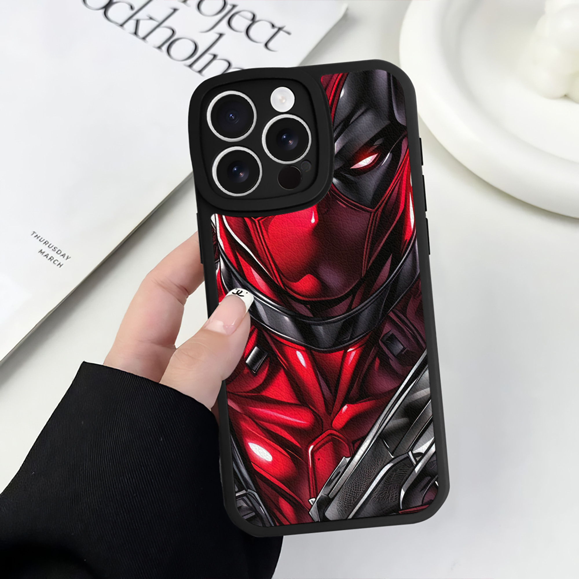 （画像用） Deadpool デッドプール 【iPhone 16シリーズ対応】シリコンスマホケース（レザー調） 材質：シリコン